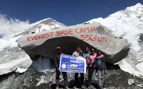 attractions of Everest Base camp Trek